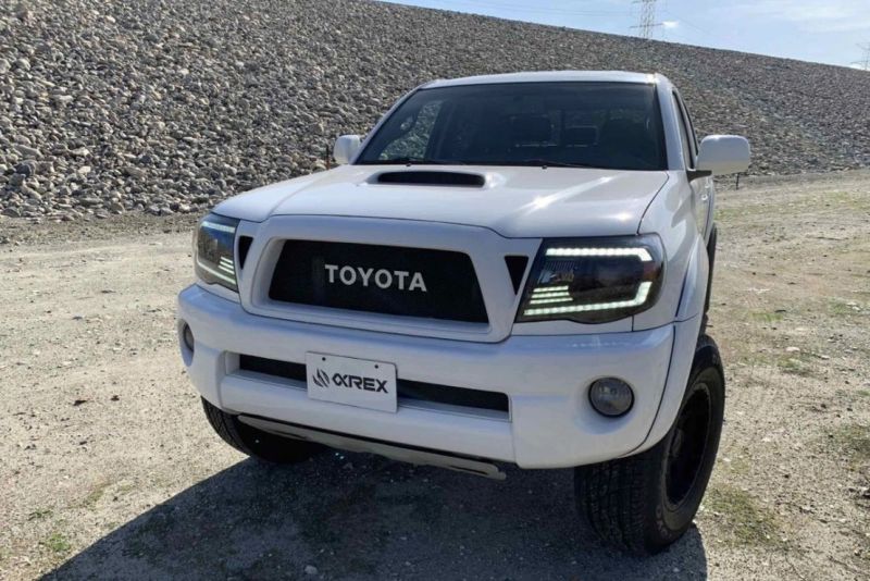 TOYOTA TACOMA (05-11): ALPHAREX LUXX HEADLIGHTS