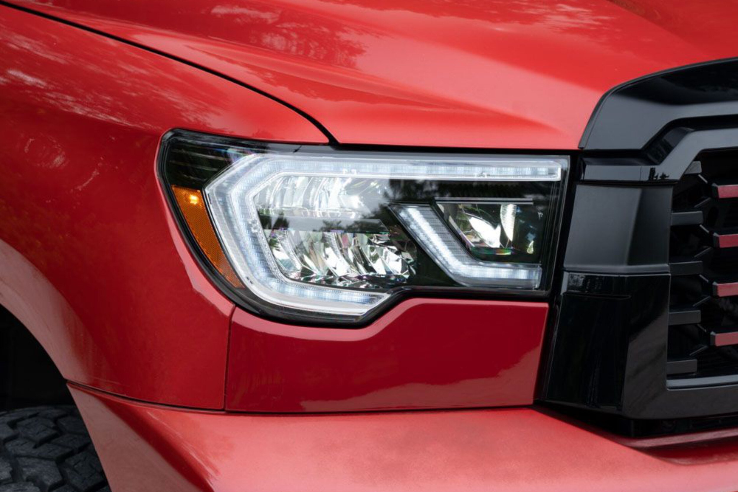 07-13 Toyota Tundra Reflector Headlights photo 3