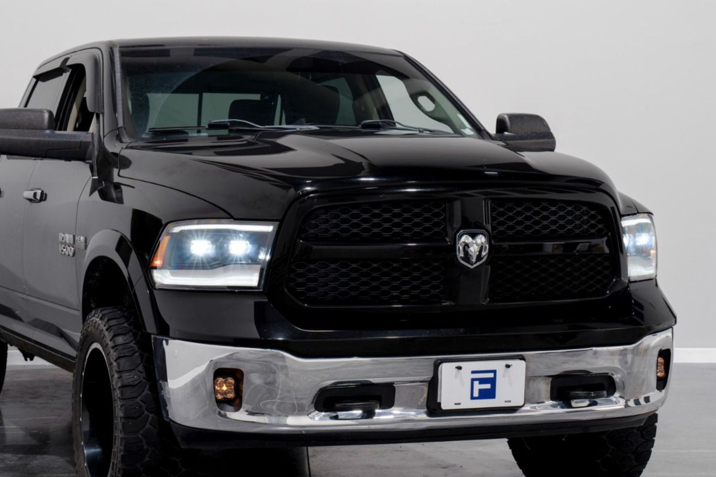 09-18 Dodge Ram Projector Headlights photo 2