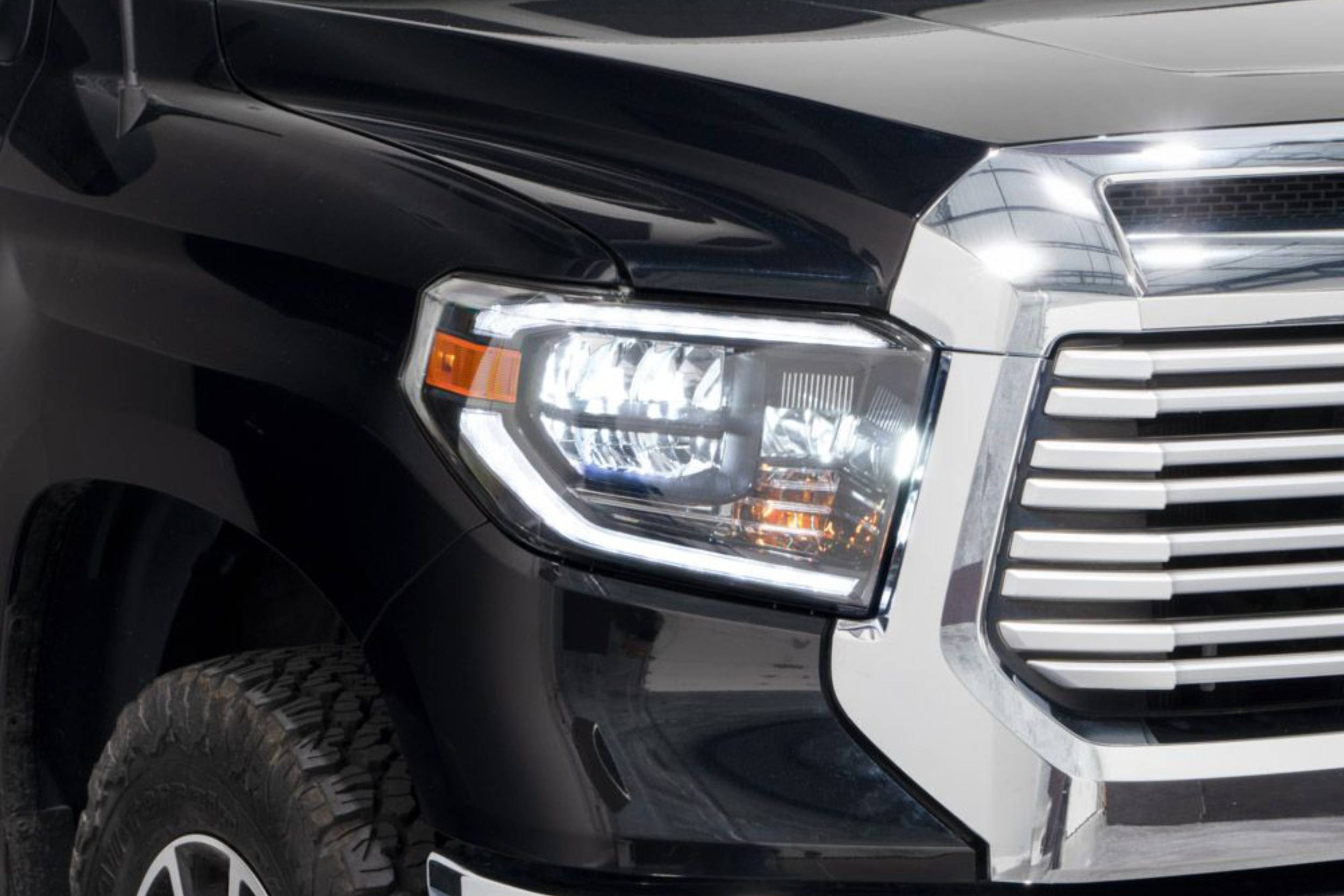 14-21 Toyota Tundra Reflector Headlights photo 2