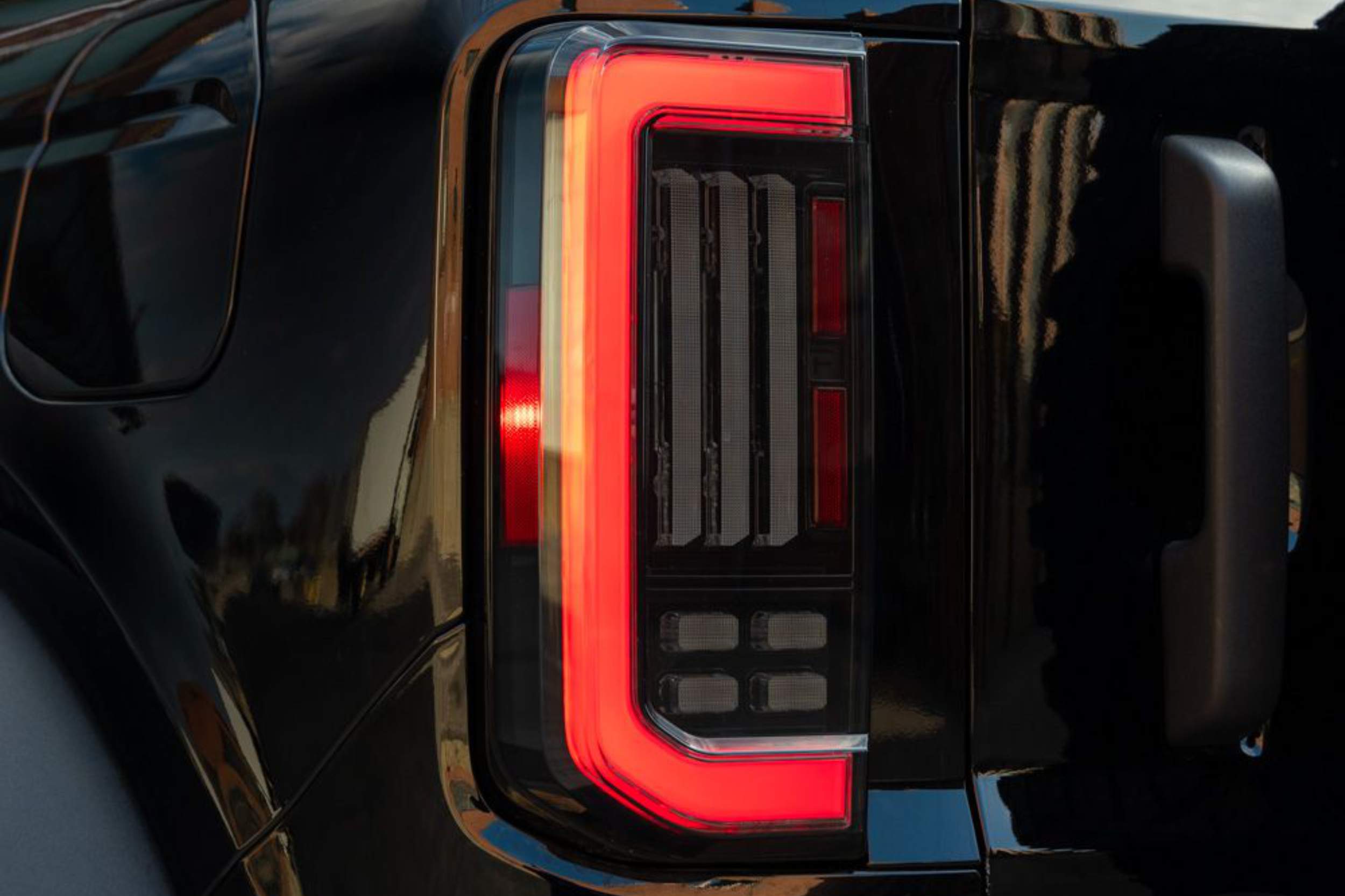 21-26 Ford Bronco Tail Lights (Red) photo 4