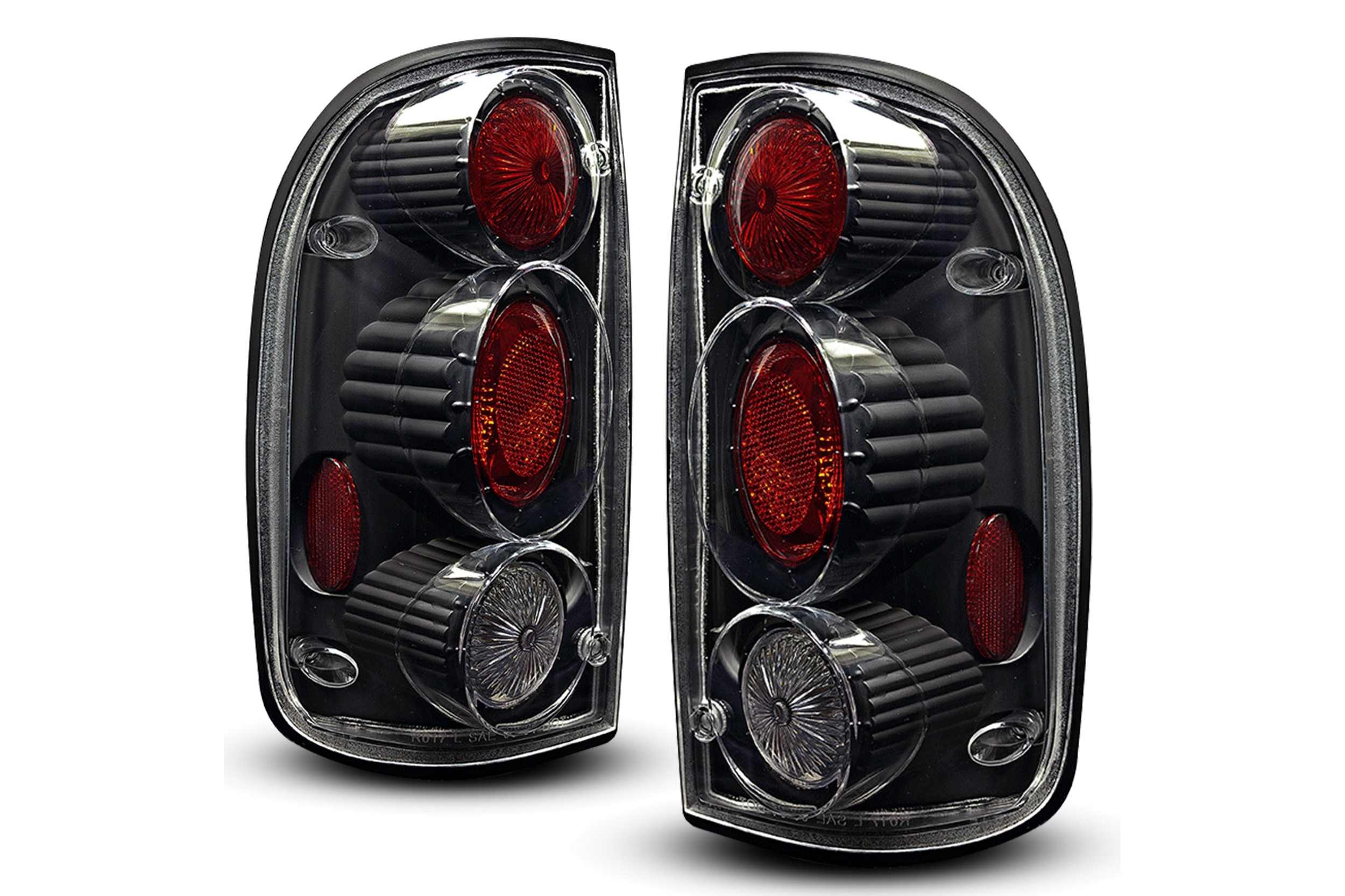 01-04 Toyota Pickup: Winjet Altezza Tail Lights - Black/Clear