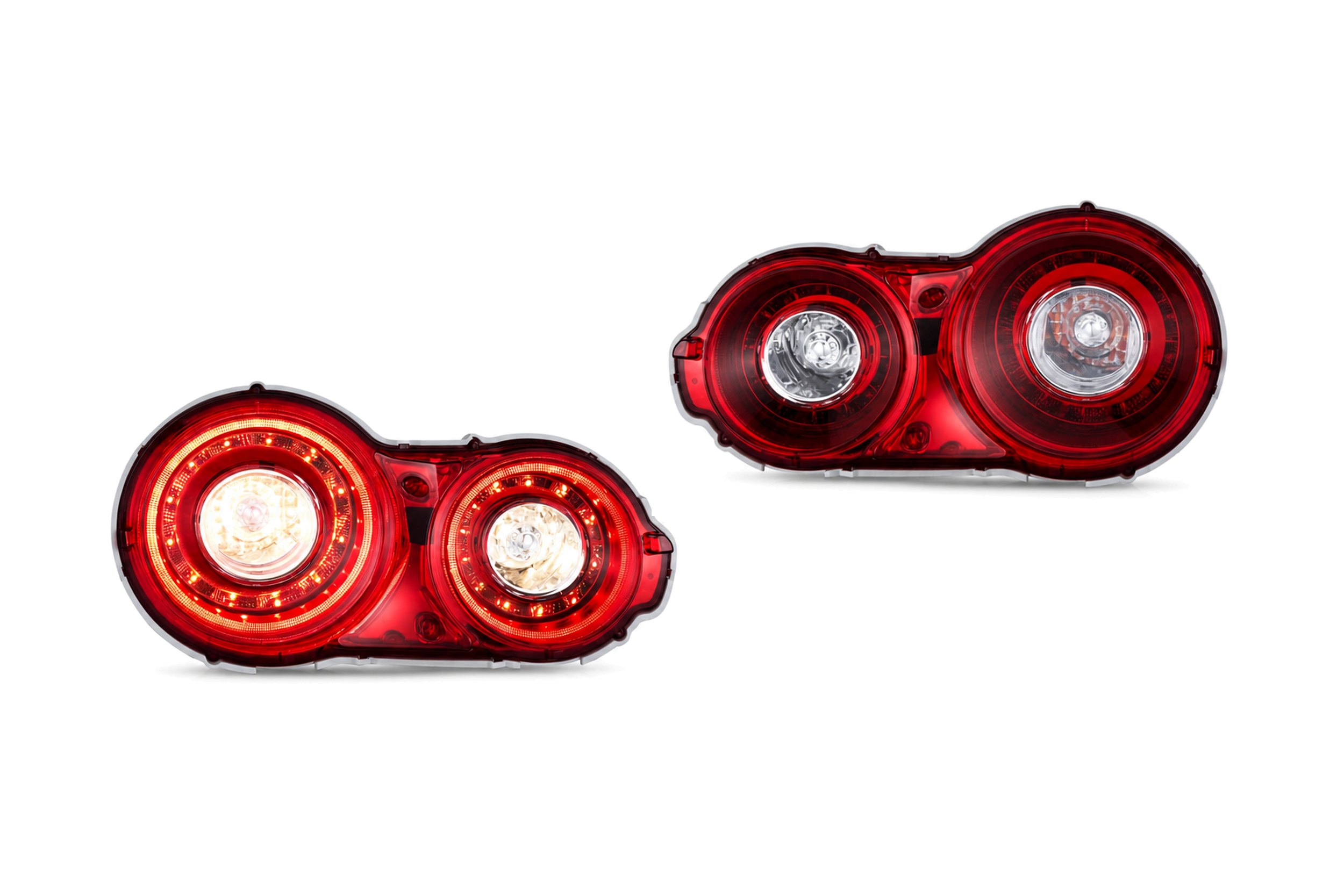 08-23 Nissan GT-R: Tail Lights - Red