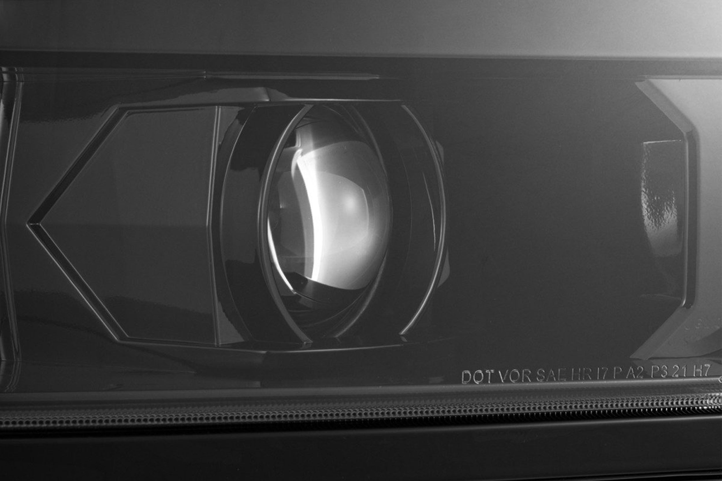 16-18 Chevrolet Silverado Luxx Headlights photo 2